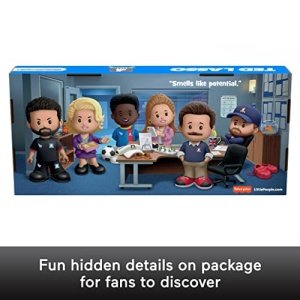 Fisher-Price Little People Collector Ted Lasso, special edition figure set with 6 character toys in gift box for fans ages 1 and up - Image 5
