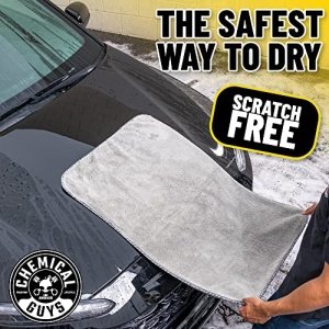 Chemical Guys MIC1995 Gray Woolly Mammoth Microfiber Dryer Towel (36" x 25") - Image 5