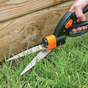 Fiskars 92146964J Swivel Soft Touch Grass Shear, 360 Degrees - Image 2